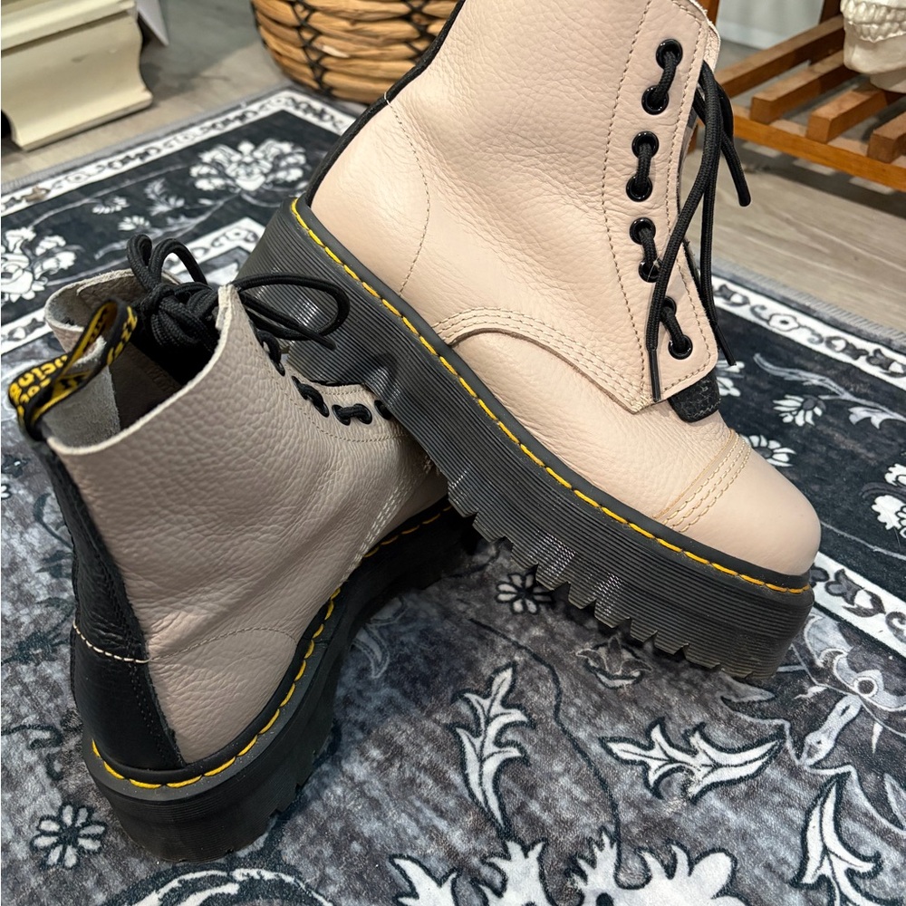 Dr. Marten Sinclair - image 3